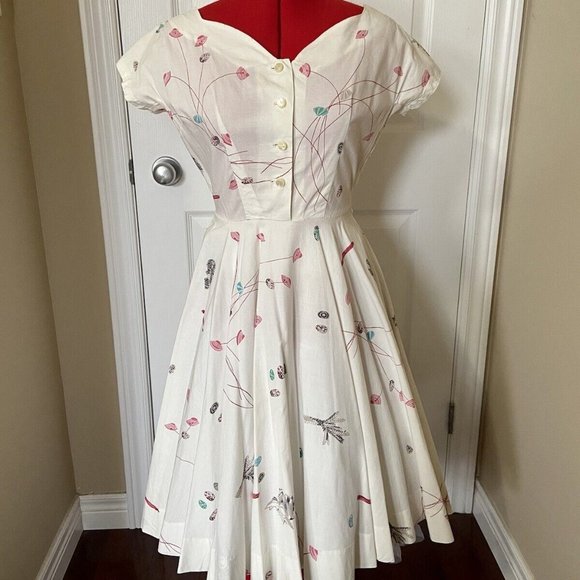 Vintage 1950s Cream Seashell print cotton dress with cap sleeves novelty print - Picture 1 of 4